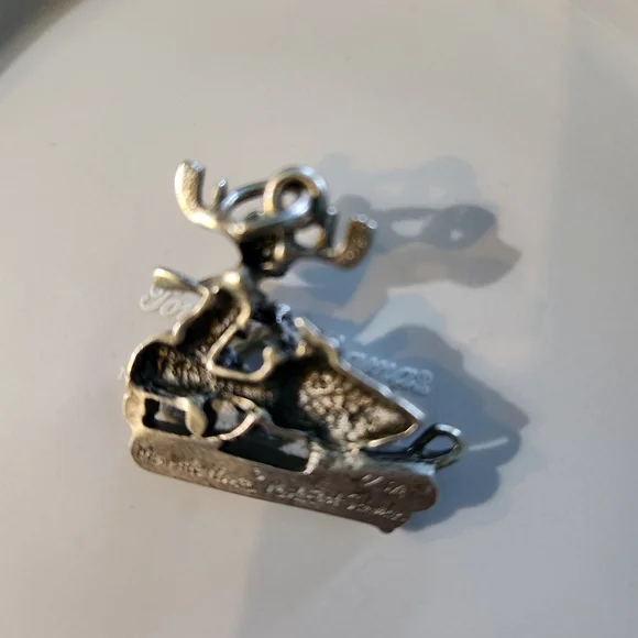 Vintage Pewter Yellowstone Moose Markie Moose Signed Charm Pendant - Picture 3 of 4
